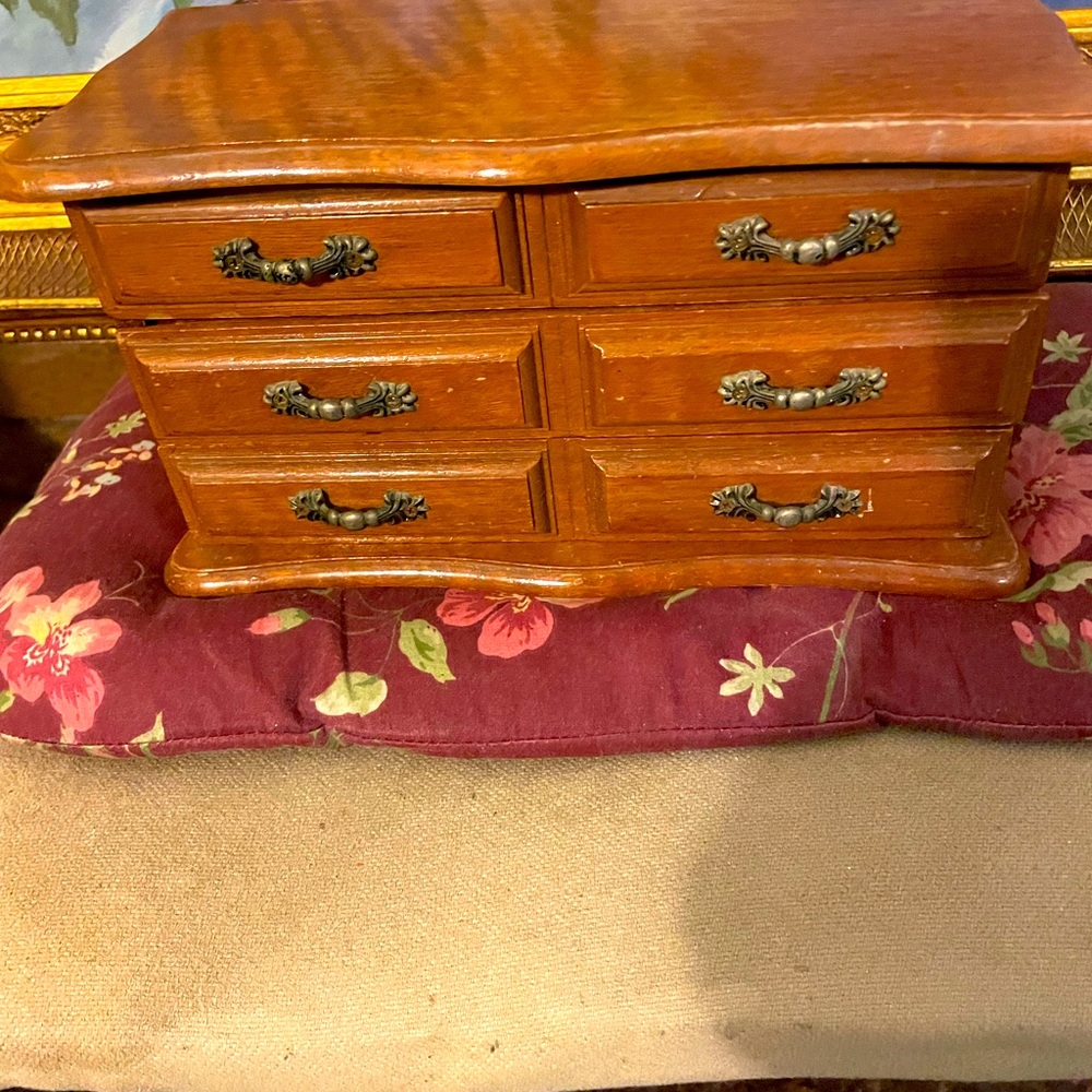 VTG.”THE COMMODORE” COLLECTION OAK WOODEN JEWELRY TABLETOP CABINET BY ROSALCO